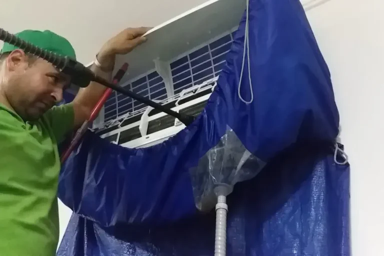 تنظيف مكيفات في العين